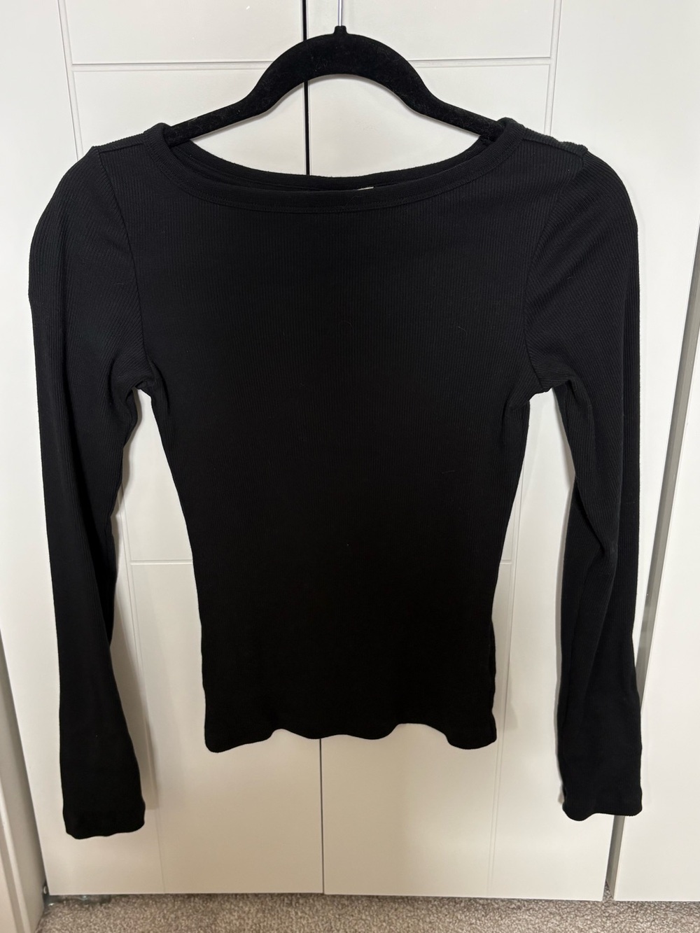 Women Universal Thread Black Long Sleeve